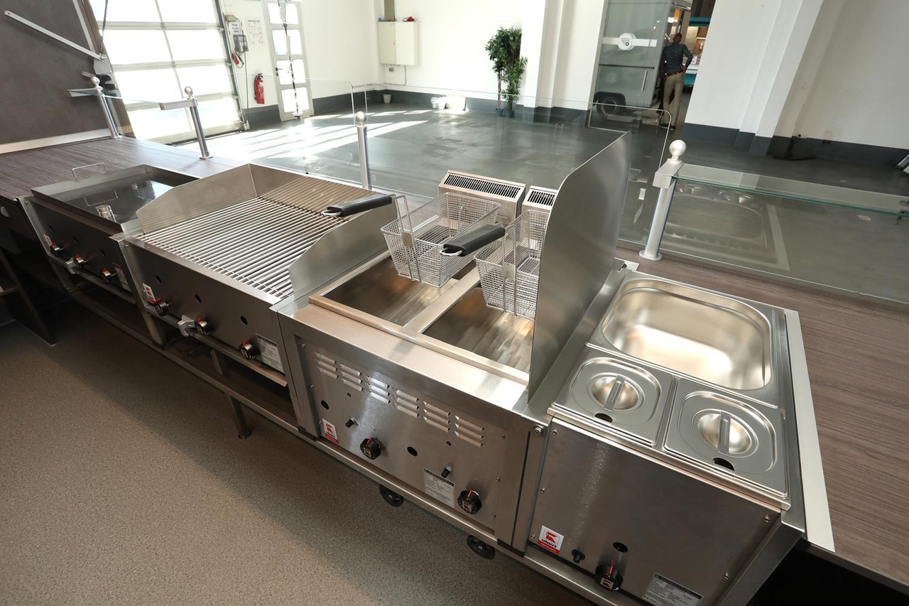 Mobil BORCO HÖHNS - Kamion za prodaju brze hrane: slika Mobil BORCO HÖHNS - Kamion za prodaju brze hrane Mobil BORCO HÖHNS - Kamion za prodaju brze hrane: slika Mobil BORCO HÖHNS - Kamion za prodaju brze hrane