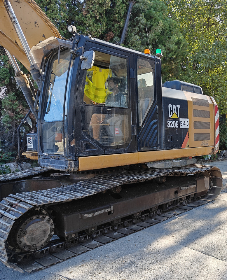 Bager CATERPILLAR 320 EL: slika Bager CATERPILLAR 320 EL