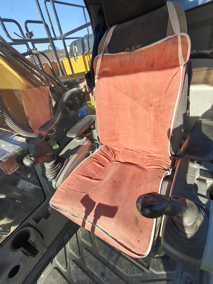 Bager CATERPILLAR 320 EL: slika Bager CATERPILLAR 320 EL