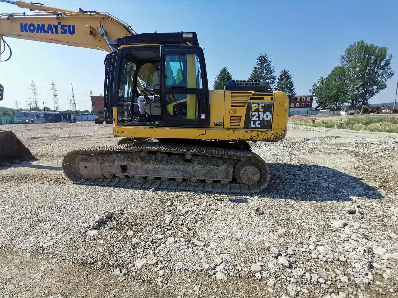 KOMATSU PC210 LC - 8 - Bager: slika KOMATSU PC210 LC - 8 - Bager KOMATSU PC210 LC - 8 - Bager: slika KOMATSU PC210 LC - 8 - Bager