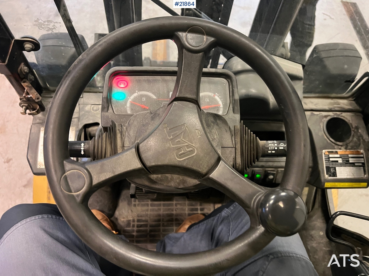 Diesel viličar CAT DP30N truck: slika Diesel viličar CAT DP30N truck