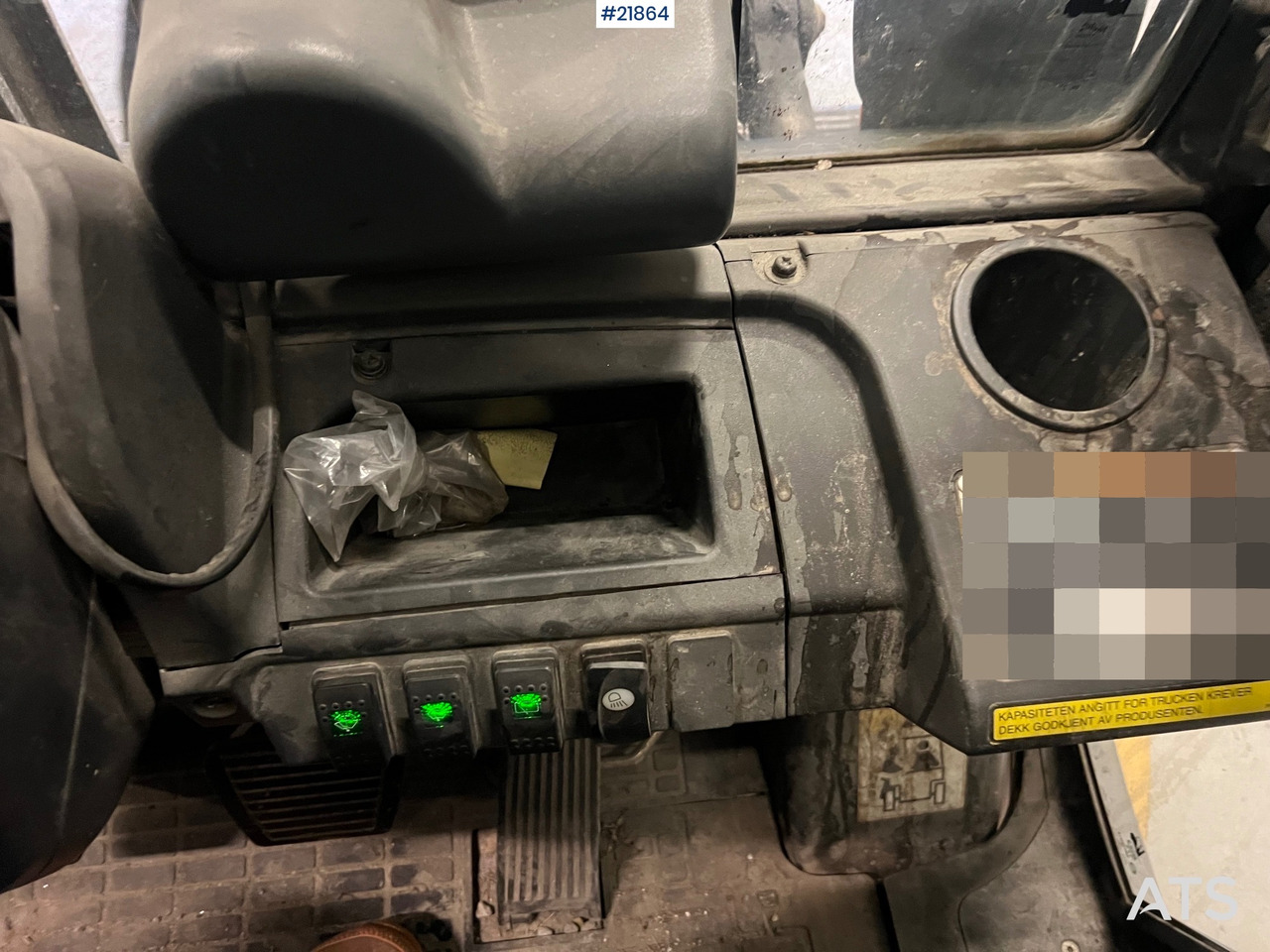 Diesel viličar CAT DP30N truck: slika Diesel viličar CAT DP30N truck