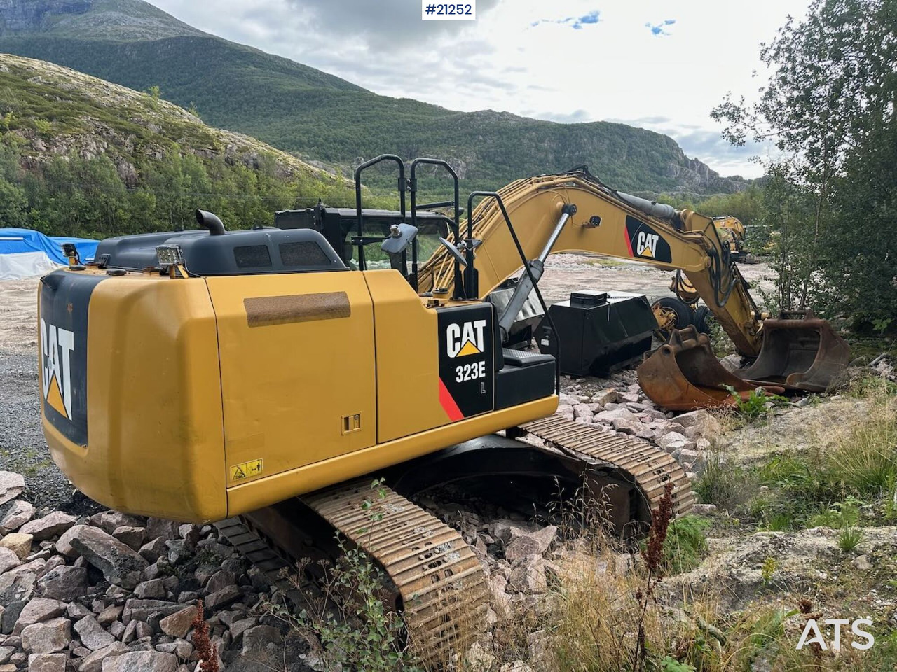 Caterpillar 323E - Bager gusjeničar: slika Caterpillar 323E - Bager gusjeničar Caterpillar 323E - Bager gusjeničar: slika Caterpillar 323E - Bager gusjeničar
