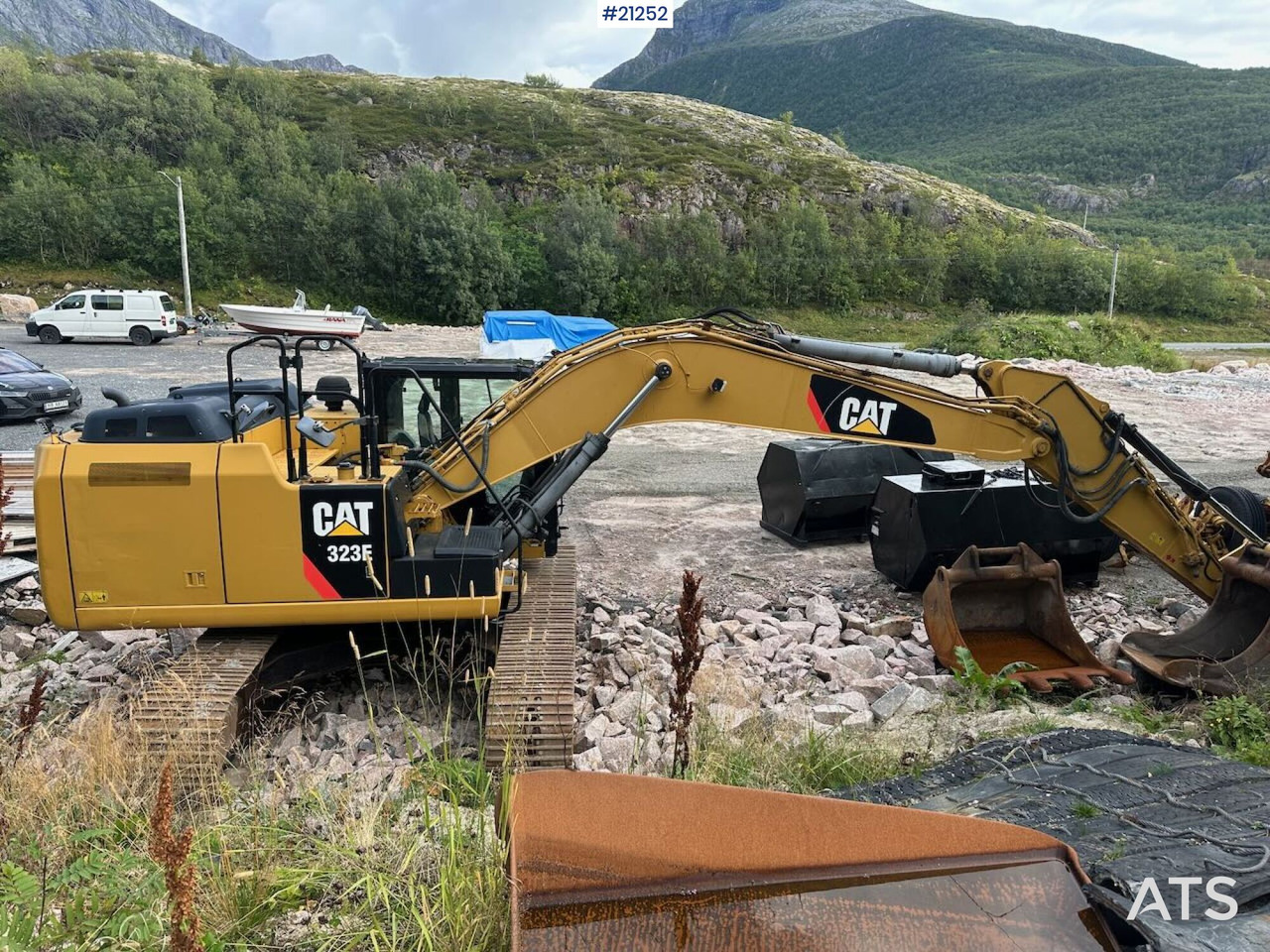 Caterpillar 323E - Bager gusjeničar: slika Caterpillar 323E - Bager gusjeničar Caterpillar 323E - Bager gusjeničar: slika Caterpillar 323E - Bager gusjeničar