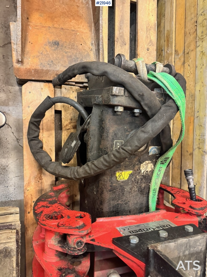 Caterpillar Pigghammer - Hidraulični čekić: slika Caterpillar Pigghammer - Hidraulični čekić Caterpillar Pigghammer - Hidraulični čekić: slika Caterpillar Pigghammer - Hidraulični čekić