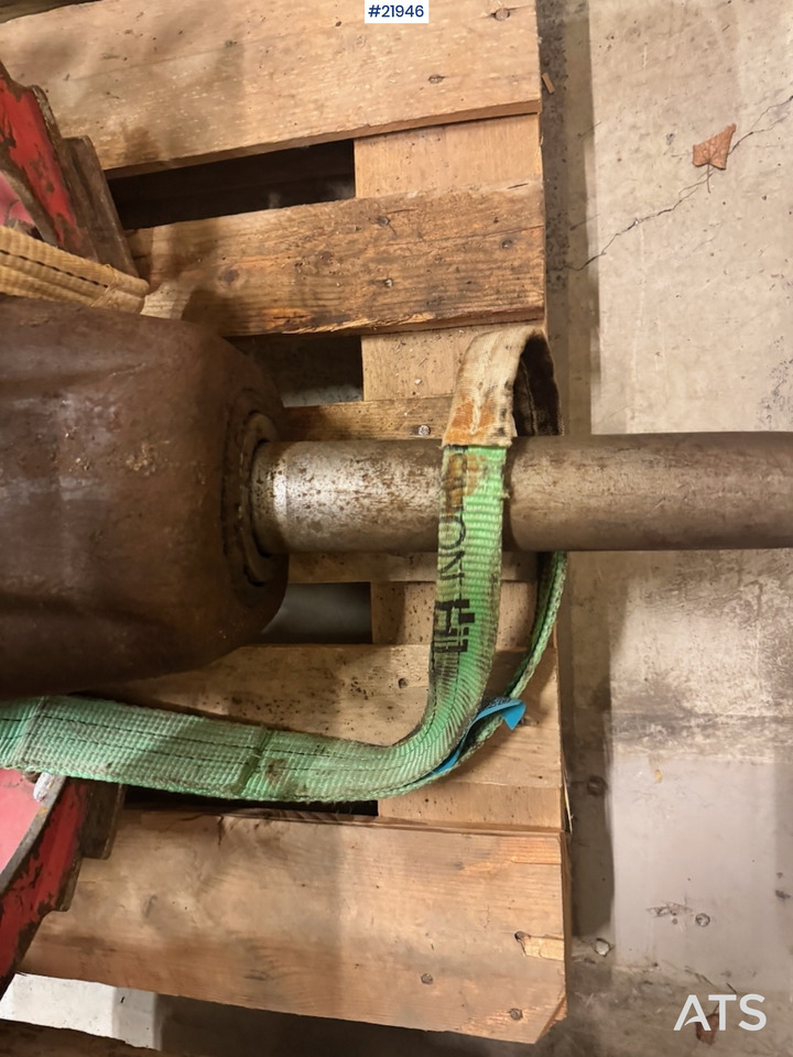 Caterpillar Pigghammer - Hidraulični čekić: slika Caterpillar Pigghammer - Hidraulični čekić Caterpillar Pigghammer - Hidraulični čekić: slika Caterpillar Pigghammer - Hidraulični čekić