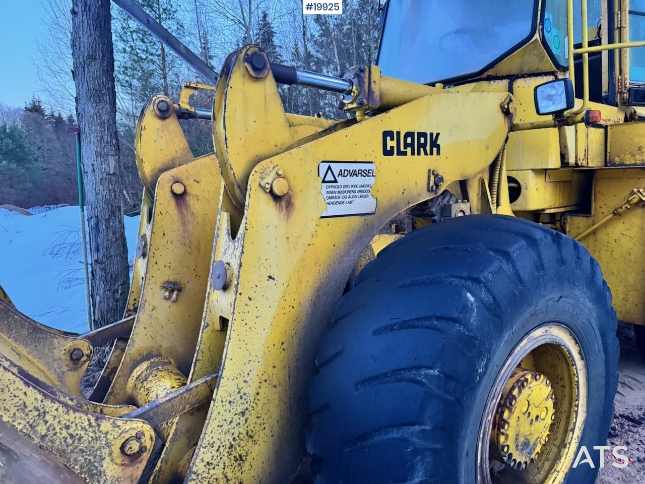 Utovarivač na kotačima Clark 75B: slika Utovarivač na kotačima Clark 75B Utovarivač na kotačima Clark 75B: slika Utovarivač na kotačima Clark 75B