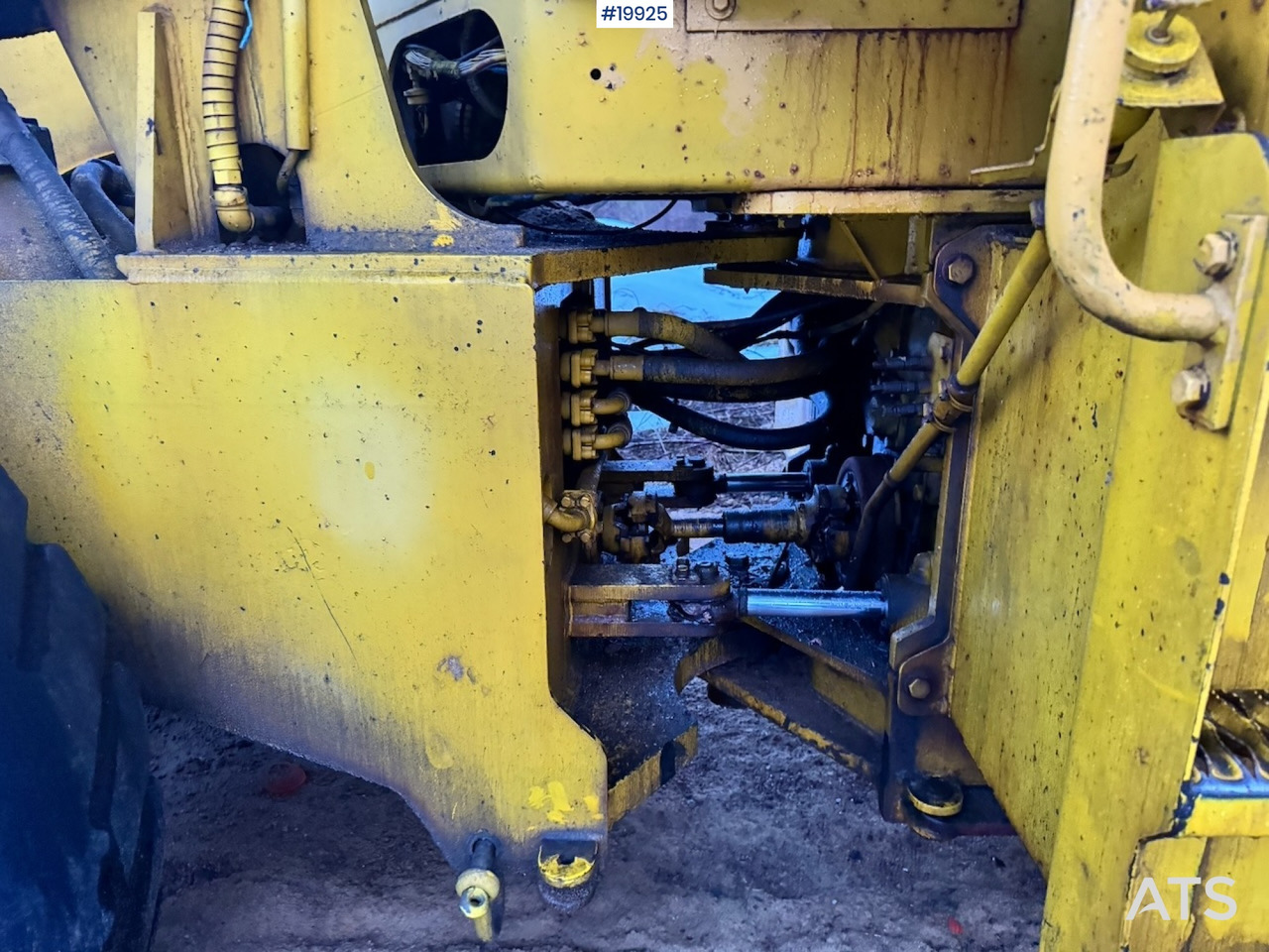 Utovarivač na kotačima Clark 75B: slika Utovarivač na kotačima Clark 75B Utovarivač na kotačima Clark 75B: slika Utovarivač na kotačima Clark 75B