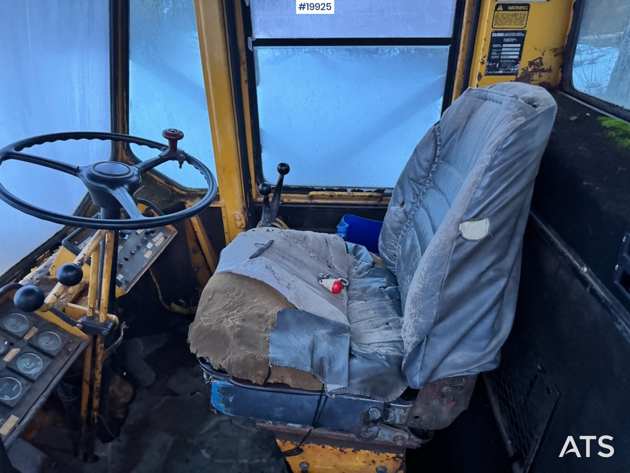 Utovarivač na kotačima Clark 75B: slika Utovarivač na kotačima Clark 75B Utovarivač na kotačima Clark 75B: slika Utovarivač na kotačima Clark 75B