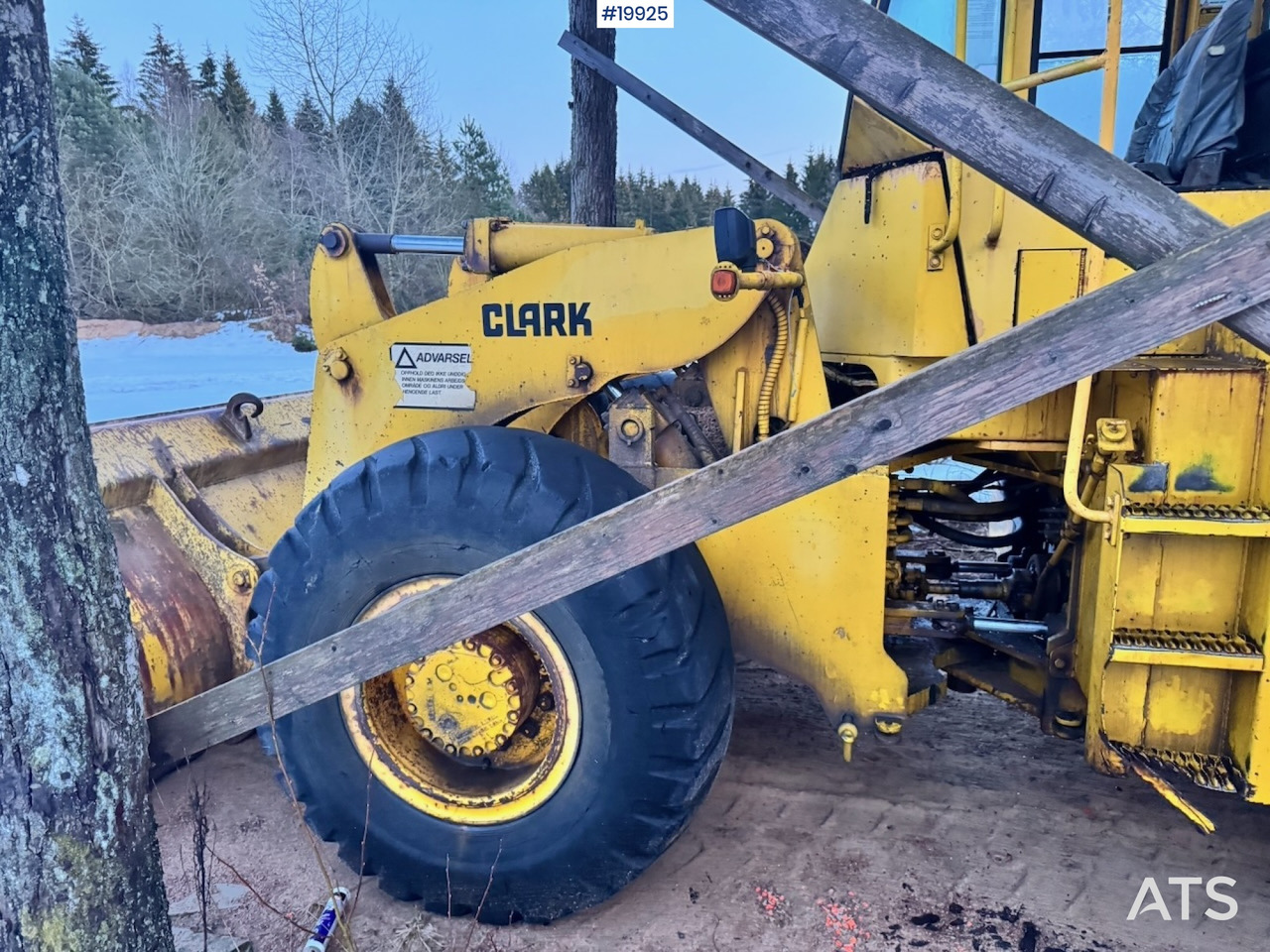 Utovarivač na kotačima Clark 75B: slika Utovarivač na kotačima Clark 75B Utovarivač na kotačima Clark 75B: slika Utovarivač na kotačima Clark 75B