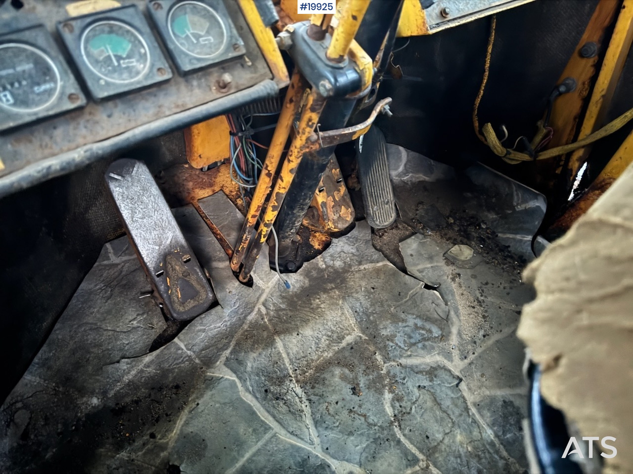 Utovarivač na kotačima Clark 75B: slika Utovarivač na kotačima Clark 75B Utovarivač na kotačima Clark 75B: slika Utovarivač na kotačima Clark 75B