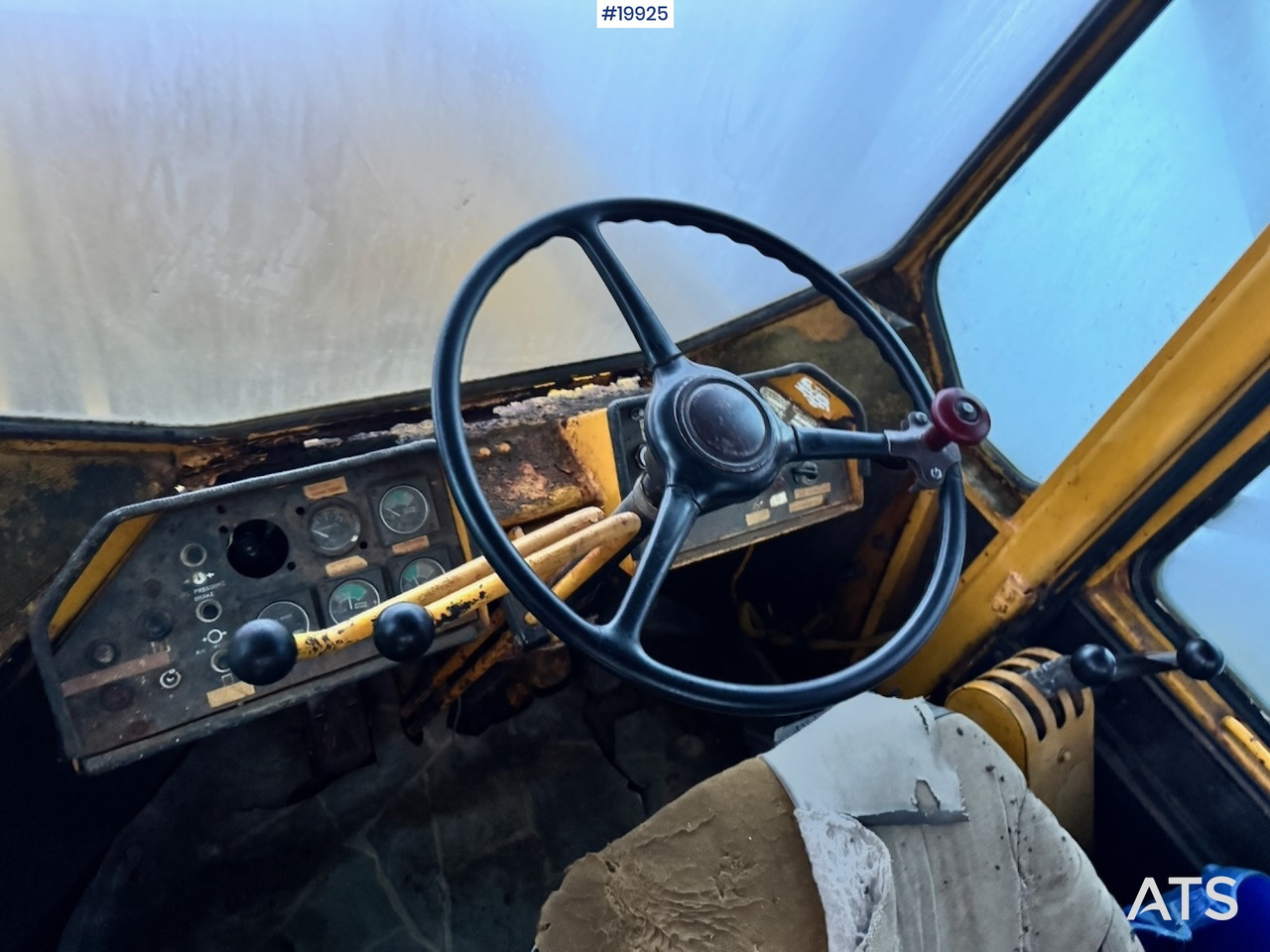 Utovarivač na kotačima Clark 75B: slika Utovarivač na kotačima Clark 75B Utovarivač na kotačima Clark 75B: slika Utovarivač na kotačima Clark 75B