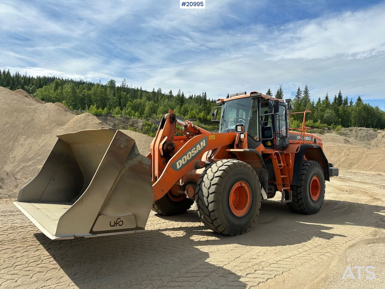 Doosan DL 450-3 - Utovarivač na kotačima: slika Doosan DL 450-3 - Utovarivač na kotačima Doosan DL 450-3 - Utovarivač na kotačima: slika Doosan DL 450-3 - Utovarivač na kotačima