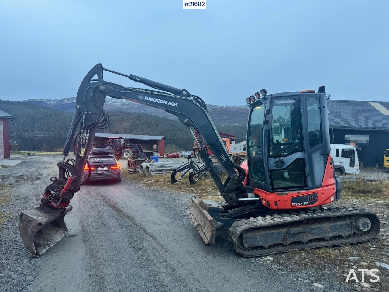 Euromach Eurocomach ES57 Beltegraver m/ Rototilt og 2 skuffer. 1920 timer. - Bager gusjeničar: slika Euromach Eurocomach ES57 Beltegraver m/ Rototilt og 2 skuffer. 1920 timer. - Bager gusjeničar Euromach Eurocomach ES57 Beltegraver m/ Rototilt og 2 skuffer. 1920 timer. - Bager gusjeničar: slika Euromach Eurocomach ES57 Beltegraver m/ Rototilt og 2 skuffer. 1920 timer. - Bager gusjeničar
