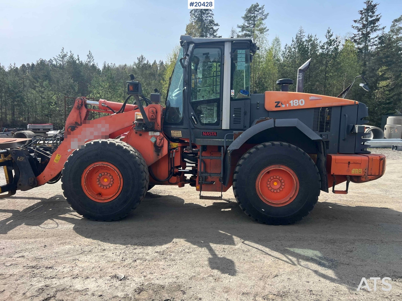 Hitachi ZW 180 - Utovarivač na kotačima: slika Hitachi ZW 180 - Utovarivač na kotačima Hitachi ZW 180 - Utovarivač na kotačima: slika Hitachi ZW 180 - Utovarivač na kotačima