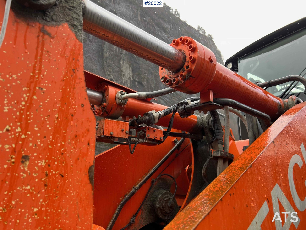 Utovarivač na kotačima Hitachi zw370-6: slika Utovarivač na kotačima Hitachi zw370-6