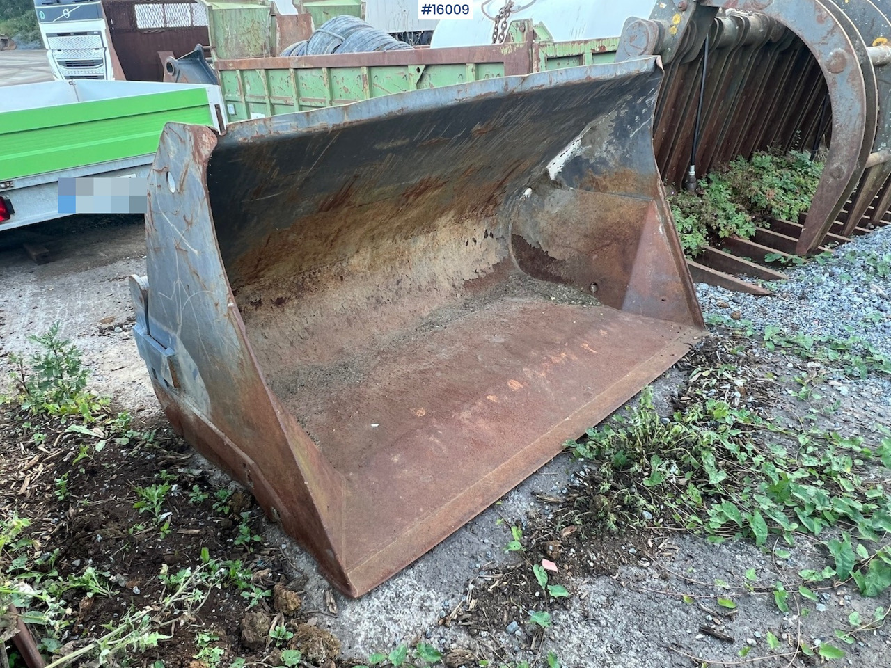 Hjullasterskuffe m/ liten BM feste - Utovarna korpa za Građevinski strojevi: slika Hjullasterskuffe m/ liten BM feste - Utovarna korpa za Građevinski strojevi Hjullasterskuffe m/ liten BM feste - Utovarna korpa za Građevinski strojevi: slika Hjullasterskuffe m/ liten BM feste - Utovarna korpa za Građevinski strojevi