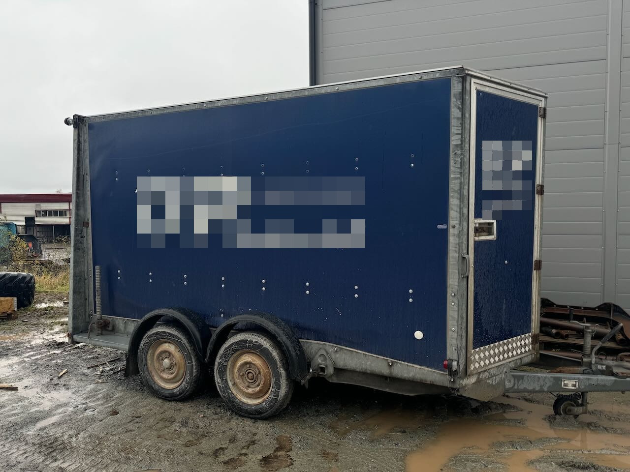 Ifor Williams skaphenger - Prikolica sa zatvorenim sandukom: slika Ifor Williams skaphenger - Prikolica sa zatvorenim sandukom Ifor Williams skaphenger - Prikolica sa zatvorenim sandukom: slika Ifor Williams skaphenger - Prikolica sa zatvorenim sandukom