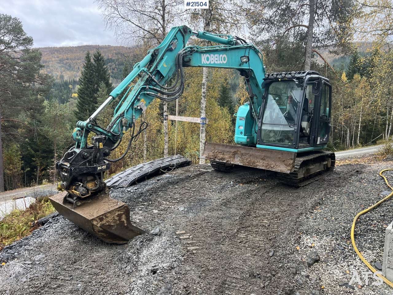 Kobelco Sk75SR-3E gravemaskin m/ pusseskuffe, rototilt og graveskuffe - Bager gusjeničar: slika Kobelco Sk75SR-3E gravemaskin m/ pusseskuffe, rototilt og graveskuffe - Bager gusjeničar Kobelco Sk75SR-3E gravemaskin m/ pusseskuffe, rototilt og graveskuffe - Bager gusjeničar: slika Kobelco Sk75SR-3E gravemaskin m/ pusseskuffe, rototilt og graveskuffe - Bager gusjeničar
