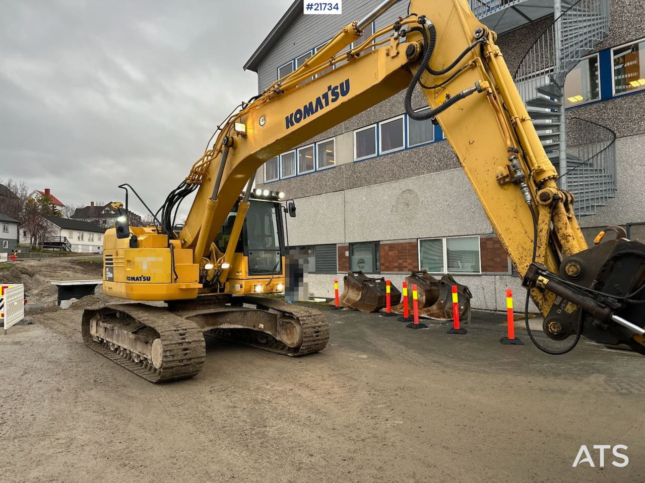 Komatsu PC228USLC-8 gravemaskin m/ 3 skuffer og rototilt. SE VIDEO - Bager gusjeničar: slika Komatsu PC228USLC-8 gravemaskin m/ 3 skuffer og rototilt. SE VIDEO - Bager gusjeničar Komatsu PC228USLC-8 gravemaskin m/ 3 skuffer og rototilt. SE VIDEO - Bager gusjeničar: slika Komatsu PC228USLC-8 gravemaskin m/ 3 skuffer og rototilt. SE VIDEO - Bager gusjeničar