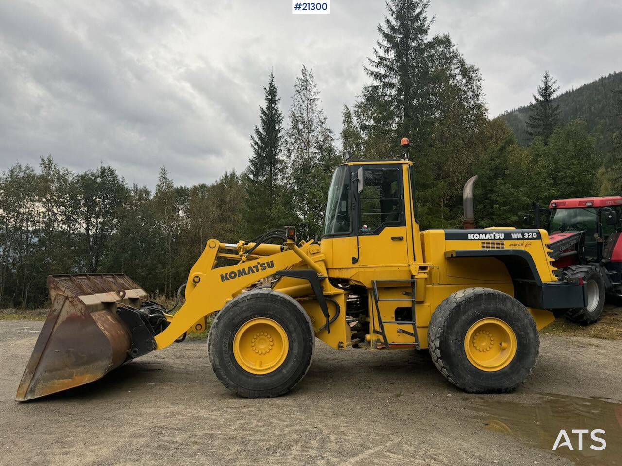 Komatsu WA320-3H - Utovarivač na kotačima: slika Komatsu WA320-3H - Utovarivač na kotačima Komatsu WA320-3H - Utovarivač na kotačima: slika Komatsu WA320-3H - Utovarivač na kotačima