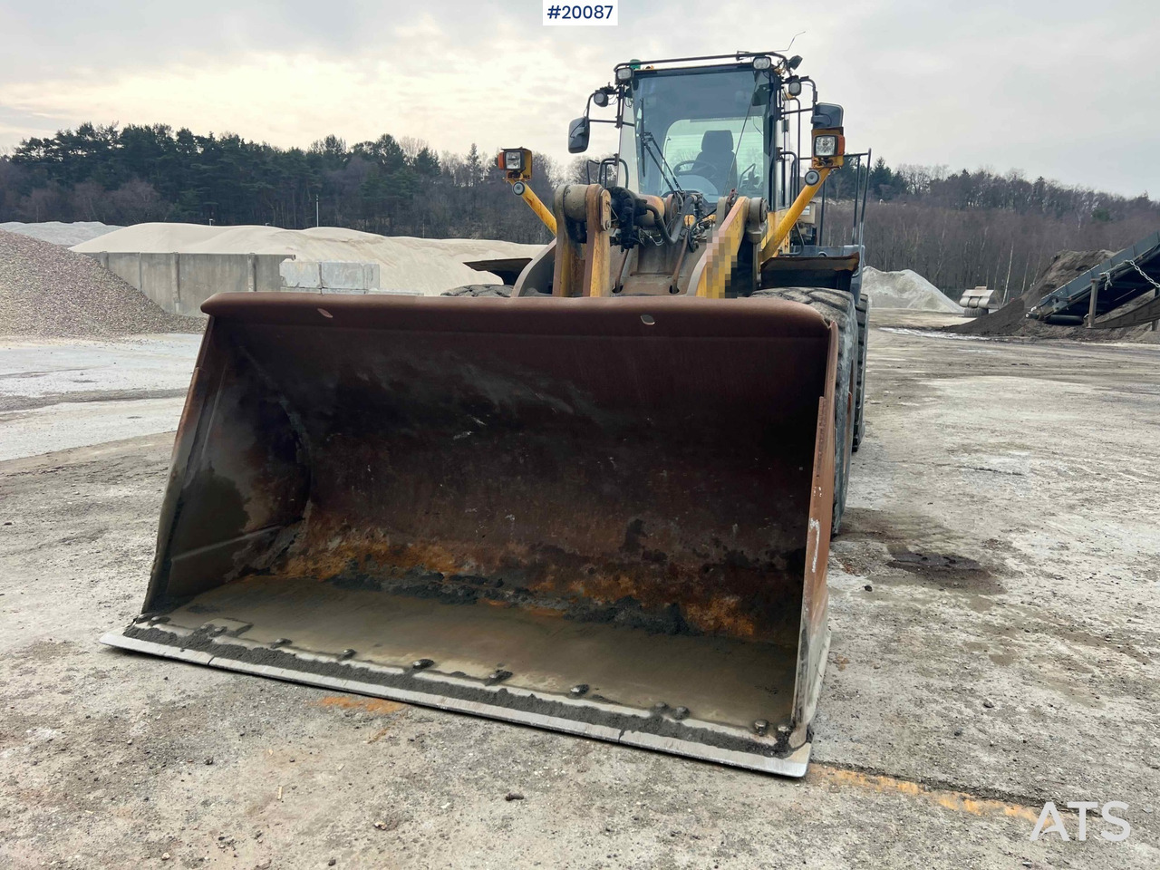Komatsu WA480-6 - Utovarivač na kotačima: slika Komatsu WA480-6 - Utovarivač na kotačima Komatsu WA480-6 - Utovarivač na kotačima: slika Komatsu WA480-6 - Utovarivač na kotačima