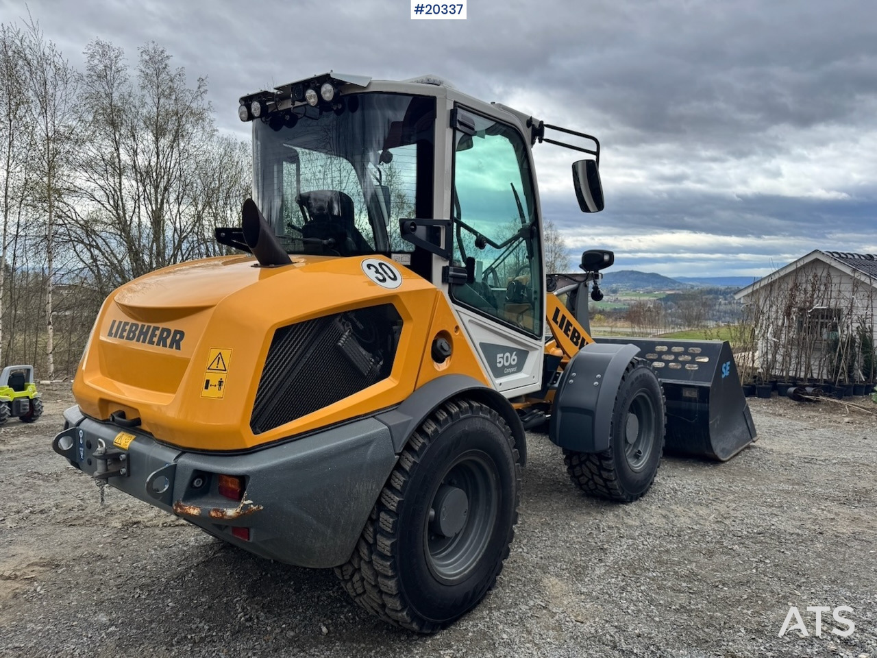Liebherr L506C - Utovarivač na kotačima: slika Liebherr L506C - Utovarivač na kotačima Liebherr L506C - Utovarivač na kotačima: slika Liebherr L506C - Utovarivač na kotačima