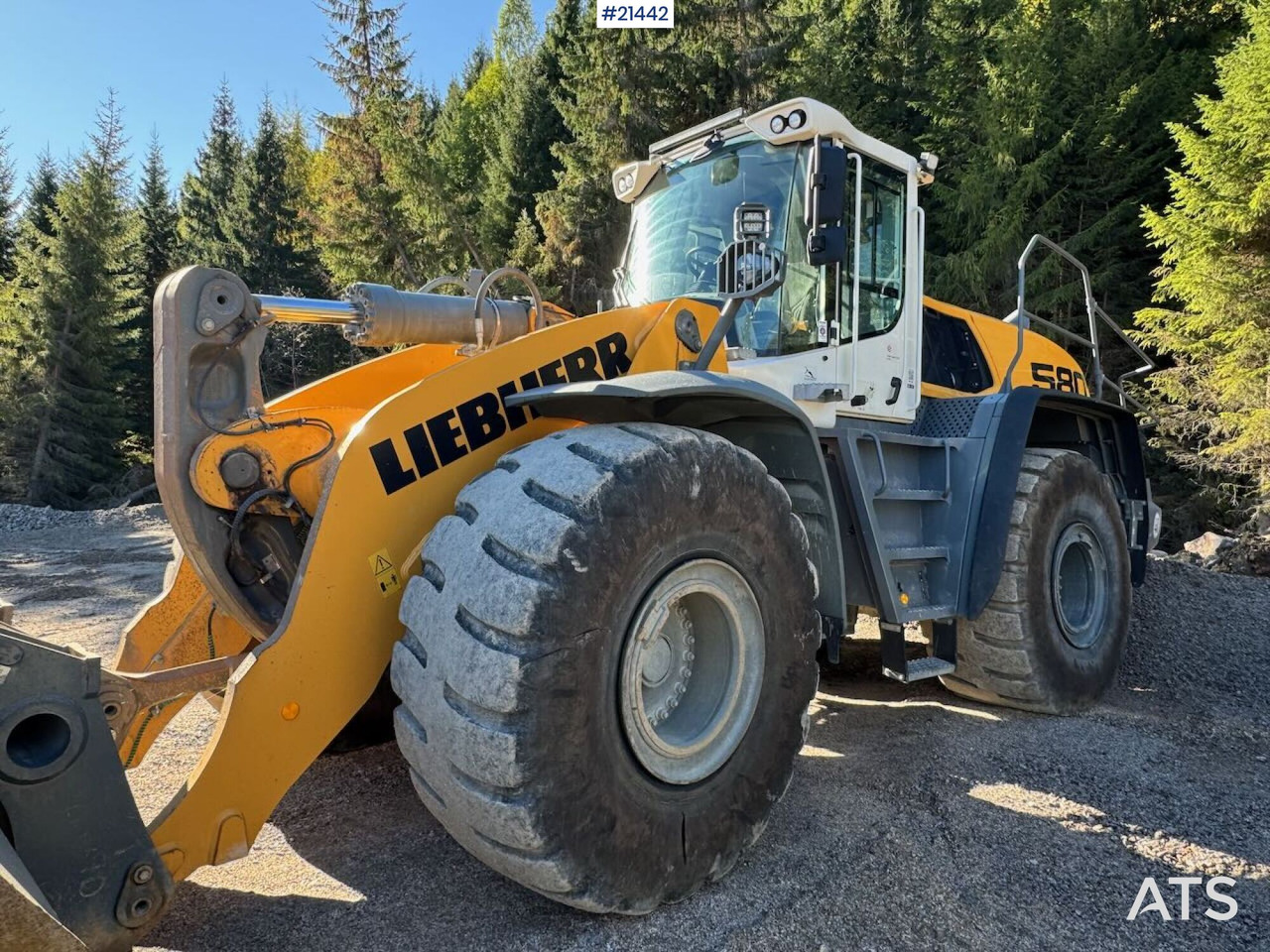 Liebherr L580 - Utovarivač na kotačima: slika Liebherr L580 - Utovarivač na kotačima Liebherr L580 - Utovarivač na kotačima: slika Liebherr L580 - Utovarivač na kotačima