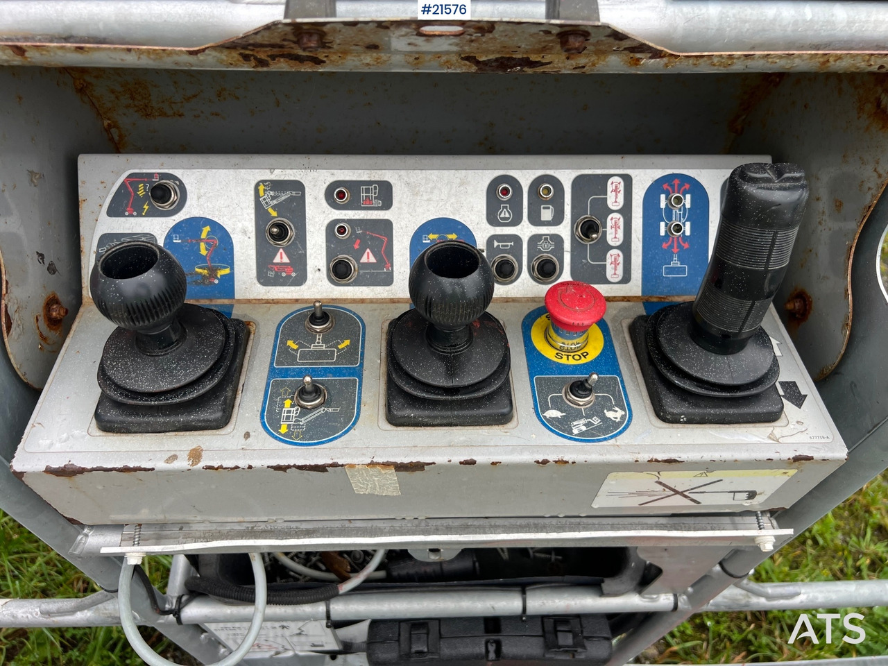 Manitou 200 ATJ Teleskoplift - Zglobni krak: slika Manitou 200 ATJ Teleskoplift - Zglobni krak Manitou 200 ATJ Teleskoplift - Zglobni krak: slika Manitou 200 ATJ Teleskoplift - Zglobni krak