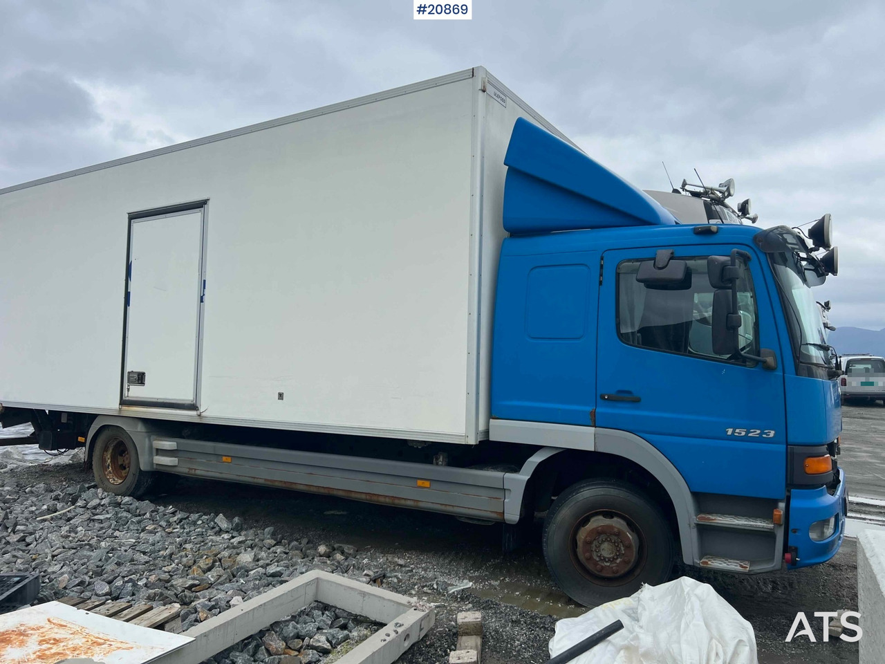 Mercedes 1523 4x2 skapbil m/ full sideåpning og lift Rep.objekt - Kamion sandučar: slika Mercedes 1523 4x2 skapbil m/ full sideåpning og lift Rep.objekt - Kamion sandučar Mercedes 1523 4x2 skapbil m/ full sideåpning og lift Rep.objekt - Kamion sandučar: slika Mercedes 1523 4x2 skapbil m/ full sideåpning og lift Rep.objekt - Kamion sandučar