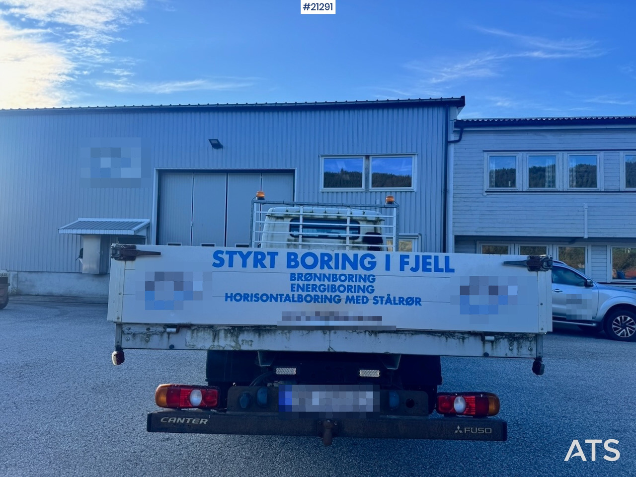 Mitsubishi Fuso Canter - Kamion s otvorenim sandukom: slika Mitsubishi Fuso Canter - Kamion s otvorenim sandukom Mitsubishi Fuso Canter - Kamion s otvorenim sandukom: slika Mitsubishi Fuso Canter - Kamion s otvorenim sandukom