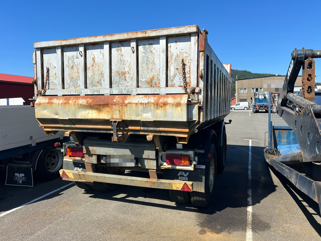 Norslep 2 akslet - Kiper prikolica: slika Norslep 2 akslet - Kiper prikolica Norslep 2 akslet - Kiper prikolica: slika Norslep 2 akslet - Kiper prikolica