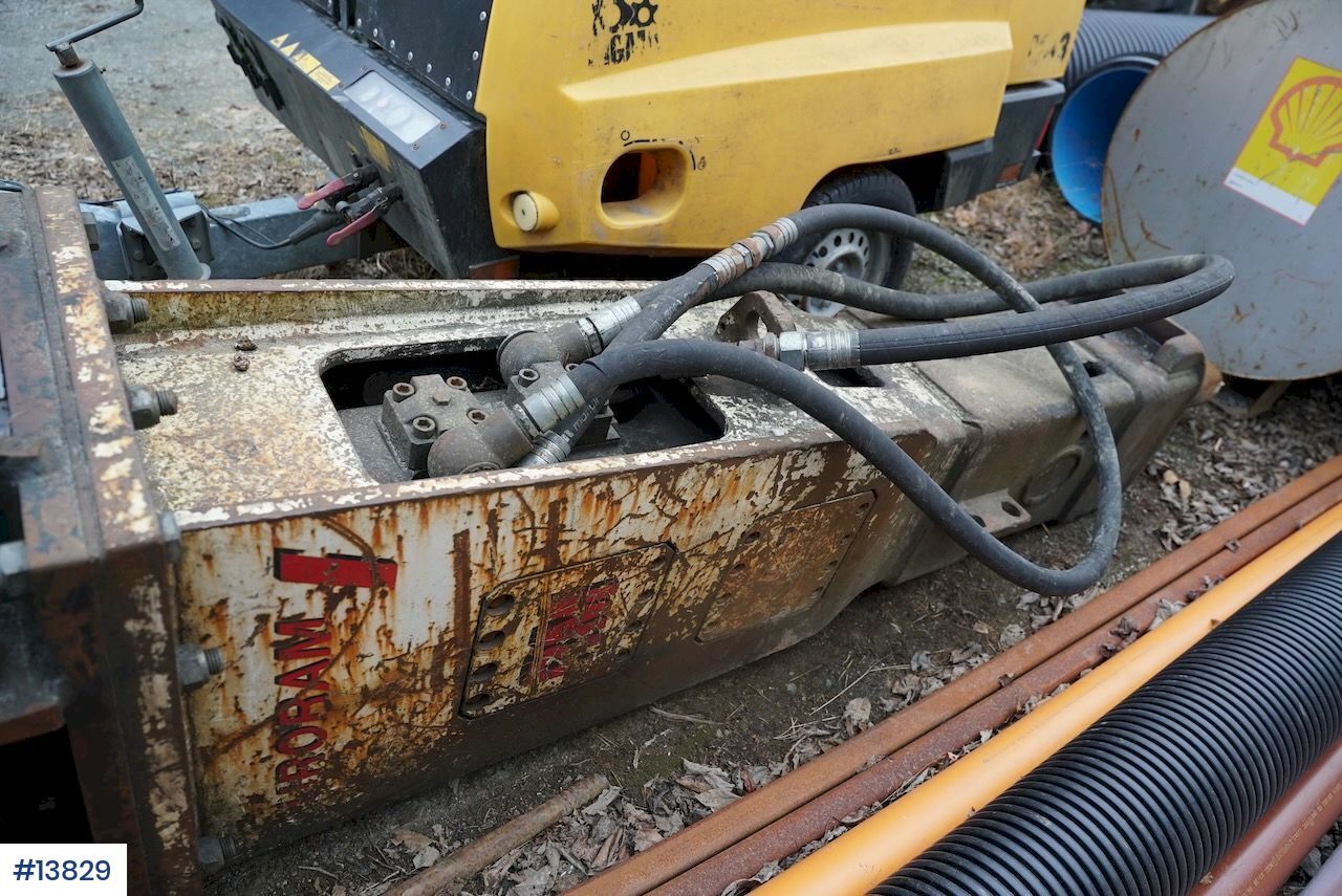 Pigghammer Pigghammer med 70 feste - Hidraulični čekić: slika Pigghammer Pigghammer med 70 feste - Hidraulični čekić Pigghammer Pigghammer med 70 feste - Hidraulični čekić: slika Pigghammer Pigghammer med 70 feste - Hidraulični čekić