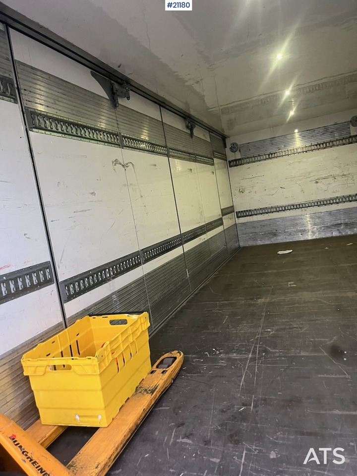 Kamion sandučar Scania P250: slika Kamion sandučar Scania P250