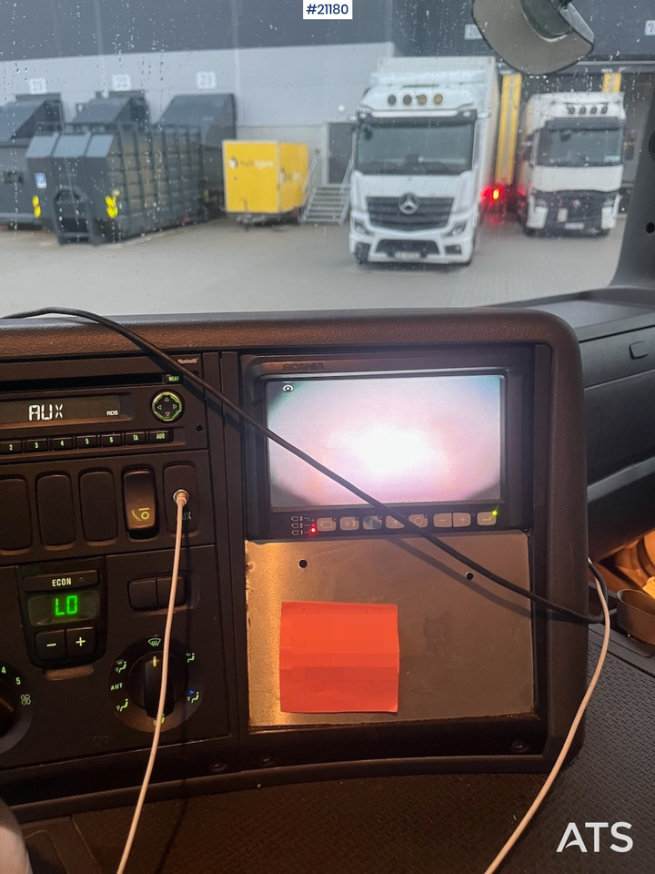 Kamion sandučar Scania P250: slika Kamion sandučar Scania P250