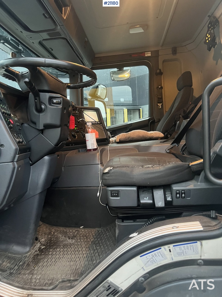 Kamion sandučar Scania P250: slika Kamion sandučar Scania P250