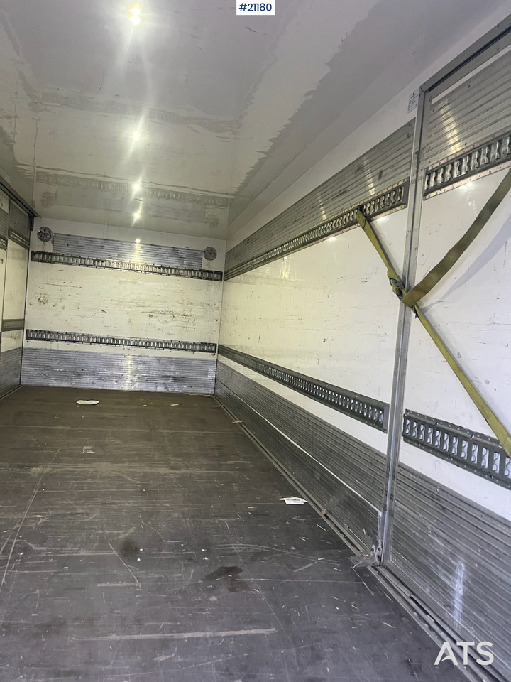 Kamion sandučar Scania P250: slika Kamion sandučar Scania P250