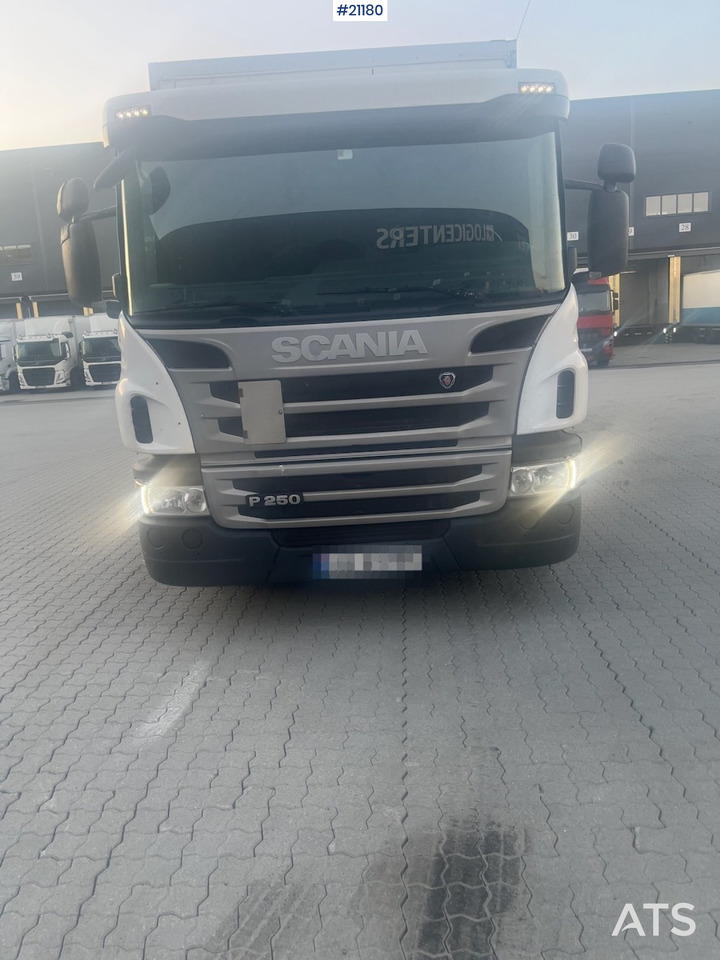 Kamion sandučar Scania P250: slika Kamion sandučar Scania P250