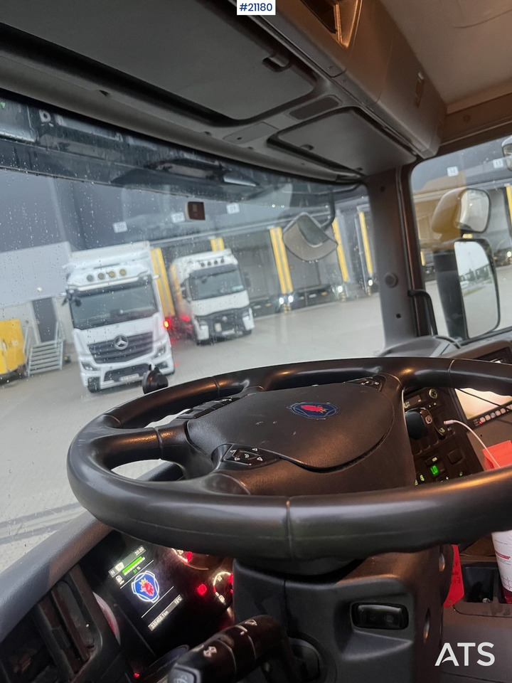 Kamion sandučar Scania P250: slika Kamion sandučar Scania P250