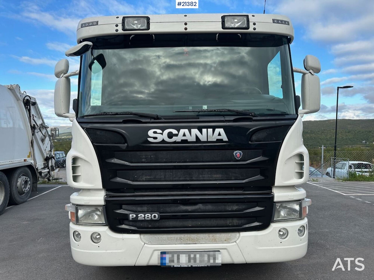 Scania P280 - Utovarivač s proklizavajućim upravljanjem: slika Scania P280 - Utovarivač s proklizavajućim upravljanjem Scania P280 - Utovarivač s proklizavajućim upravljanjem: slika Scania P280 - Utovarivač s proklizavajućim upravljanjem