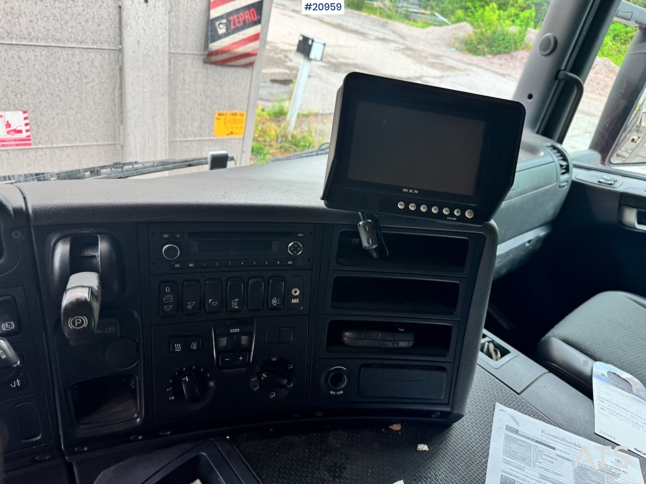 Kamion sandučar Scania P280: slika Kamion sandučar Scania P280
