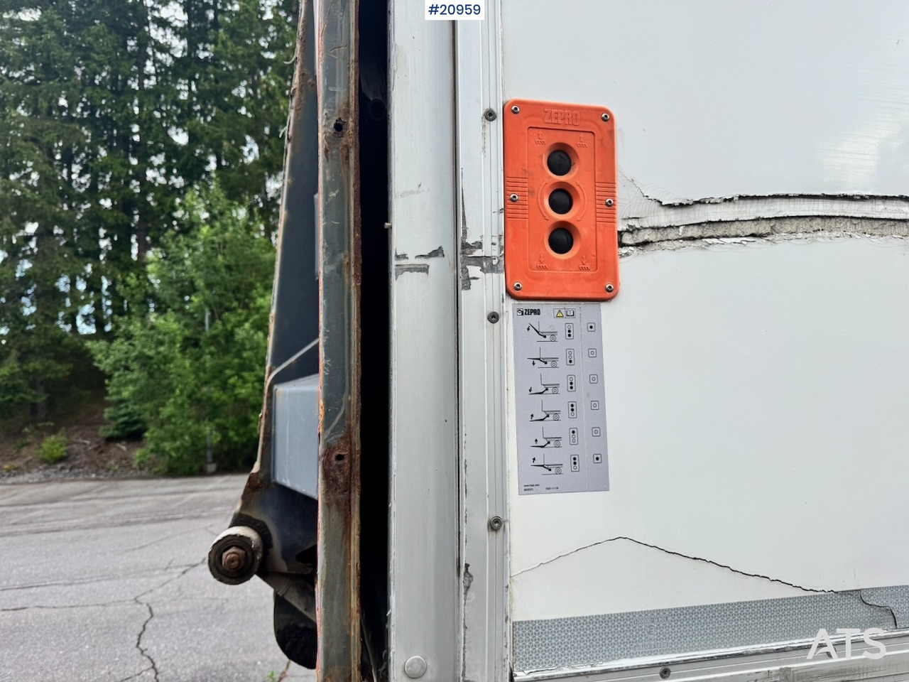 Kamion sandučar Scania P280: slika Kamion sandučar Scania P280