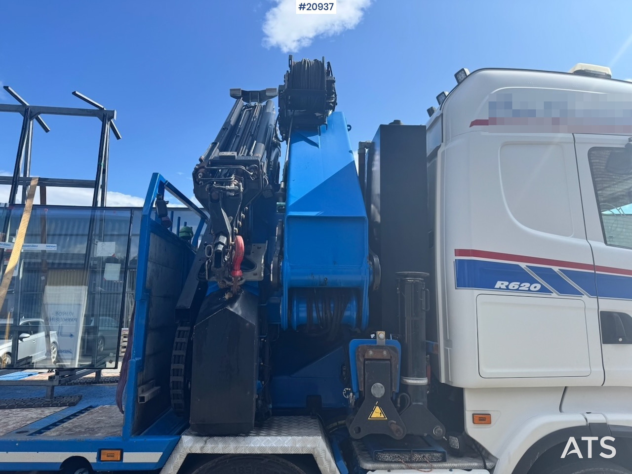 Kamion s otvorenim sandukom, Kamion s kranom Scania R620: slika Kamion s otvorenim sandukom, Kamion s kranom Scania R620