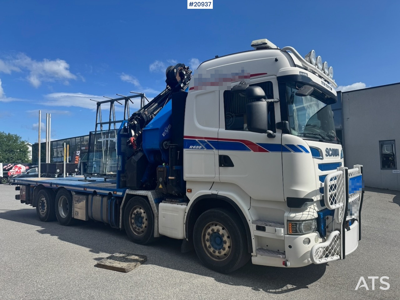 Kamion s otvorenim sandukom, Kamion s kranom Scania R620: slika Kamion s otvorenim sandukom, Kamion s kranom Scania R620