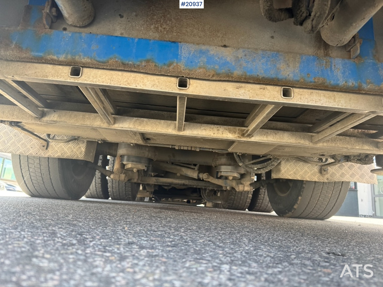 Kamion s otvorenim sandukom, Kamion s kranom Scania R620: slika Kamion s otvorenim sandukom, Kamion s kranom Scania R620