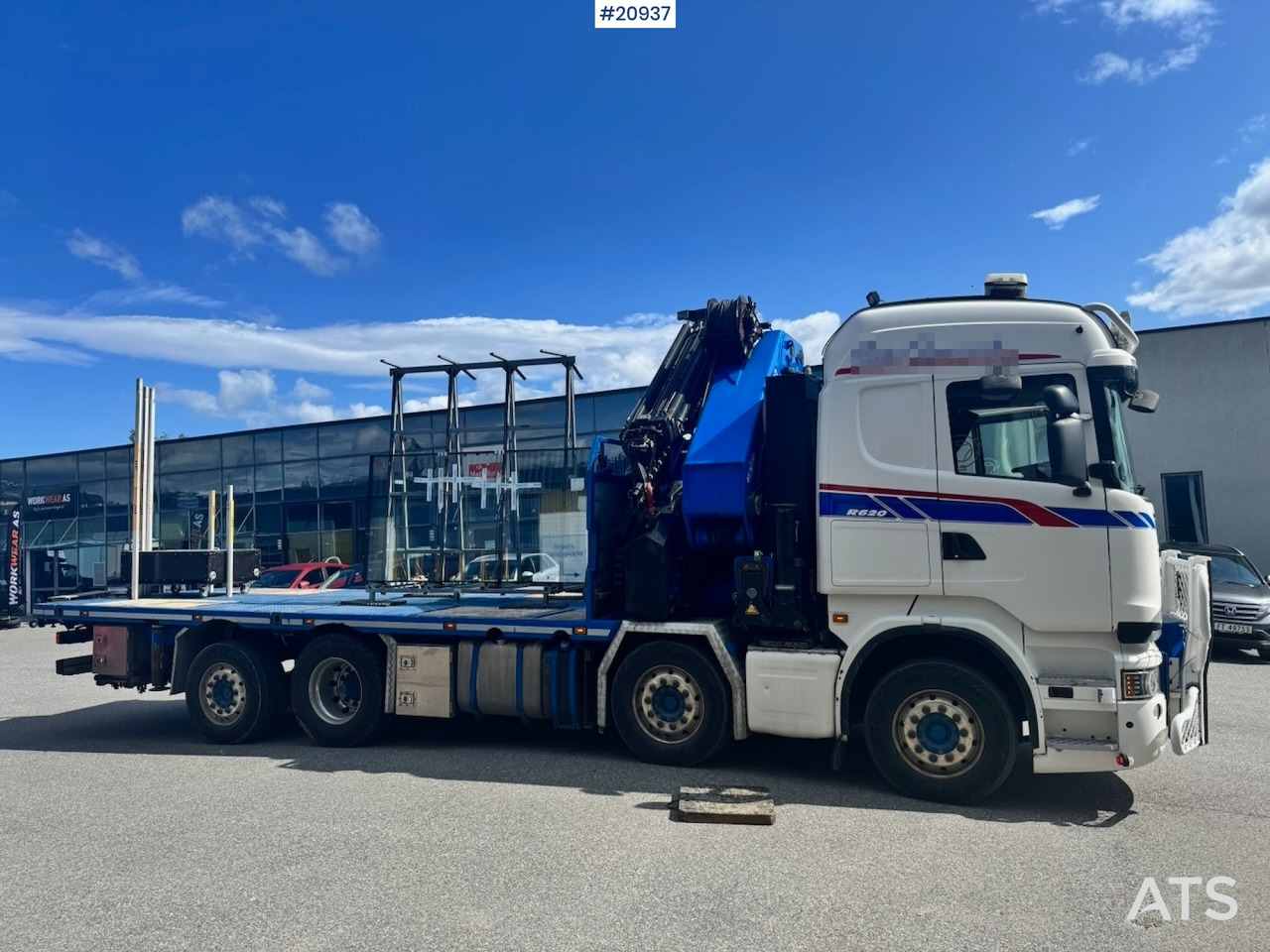 Kamion s otvorenim sandukom, Kamion s kranom Scania R620: slika Kamion s otvorenim sandukom, Kamion s kranom Scania R620