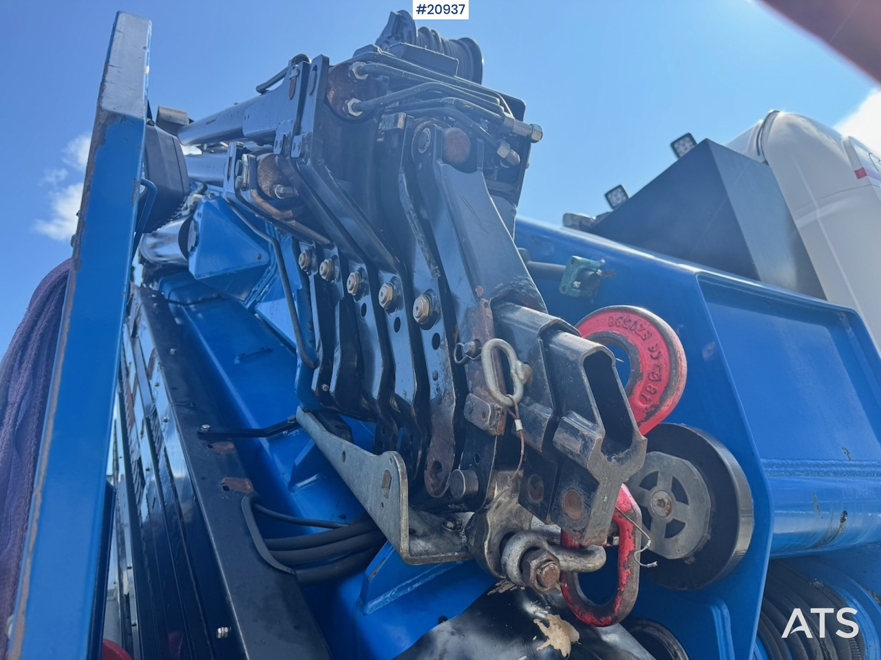 Kamion s otvorenim sandukom, Kamion s kranom Scania R620: slika Kamion s otvorenim sandukom, Kamion s kranom Scania R620
