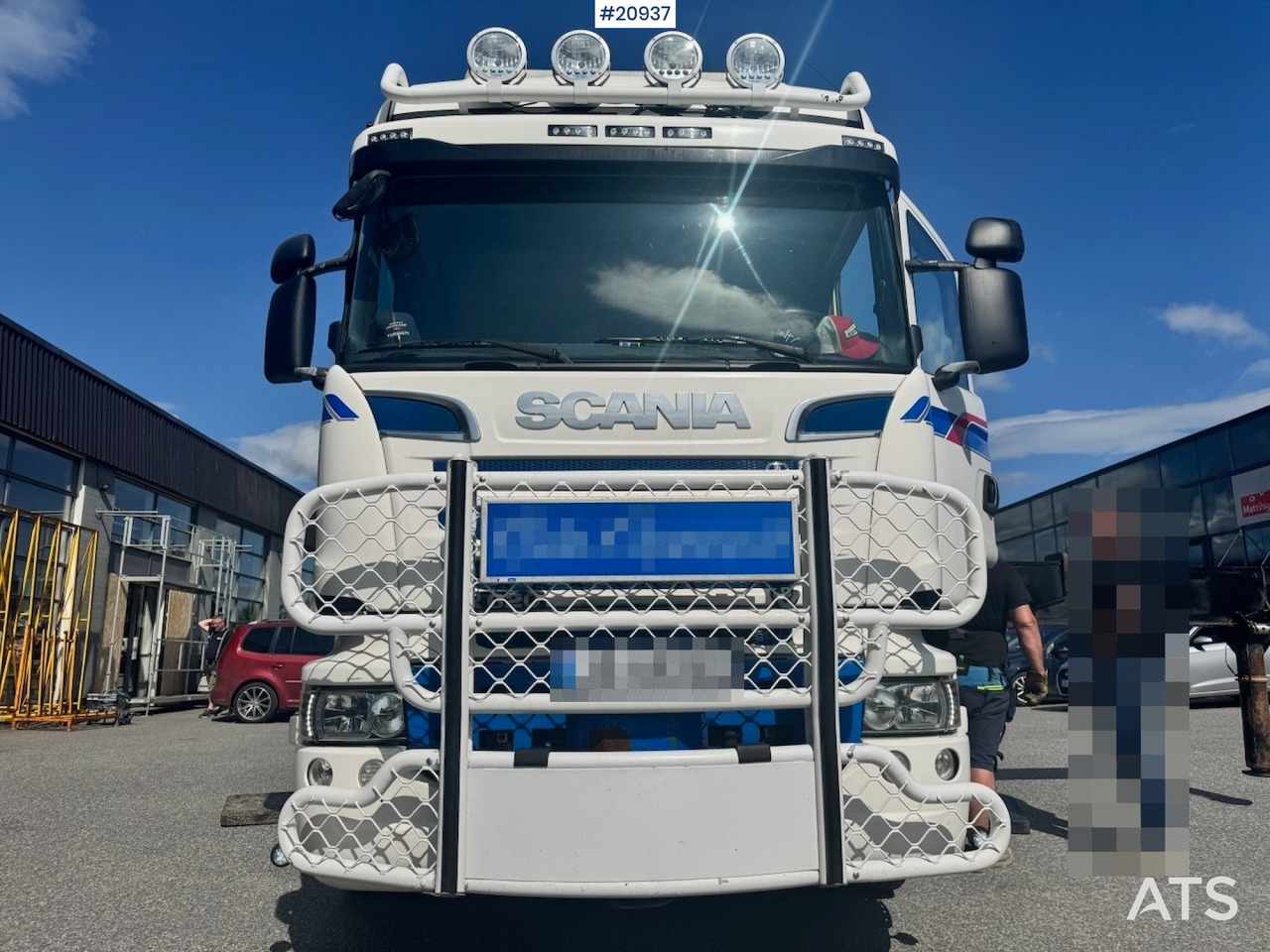Kamion s otvorenim sandukom, Kamion s kranom Scania R620: slika Kamion s otvorenim sandukom, Kamion s kranom Scania R620