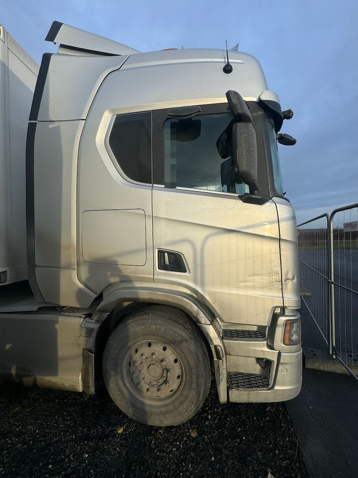 Scania R590 6x2 Trekkvogn m/ Walking floor hydraulikk - Tegljač: slika Scania R590 6x2 Trekkvogn m/ Walking floor hydraulikk - Tegljač Scania R590 6x2 Trekkvogn m/ Walking floor hydraulikk - Tegljač: slika Scania R590 6x2 Trekkvogn m/ Walking floor hydraulikk - Tegljač