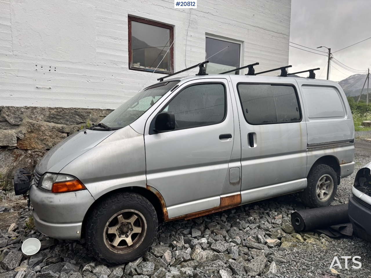 Furgon Toyota Hiace: slika Furgon Toyota Hiace